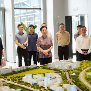 閆傲霜帶隊(duì)赴亦莊國(guó)際醫(yī)藥創(chuàng)新公園調(diào)研