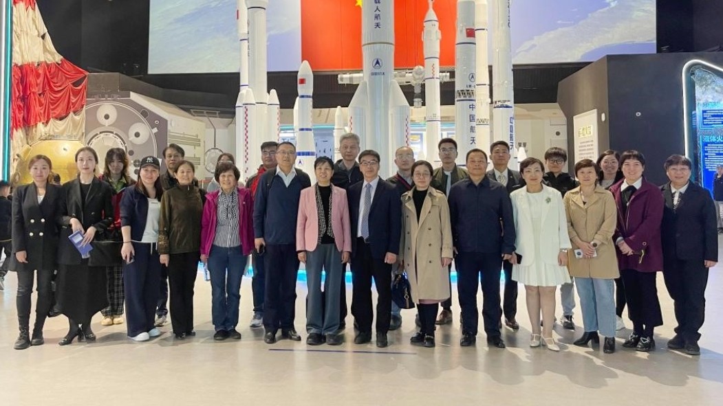 20240419弘揚(yáng)航天精神 感悟赤子僑心——致公黨豐臺(tái)區(qū)工委與區(qū)僑聯(lián)共同舉辦專題閱讀活動(dòng)3_1200.jpg